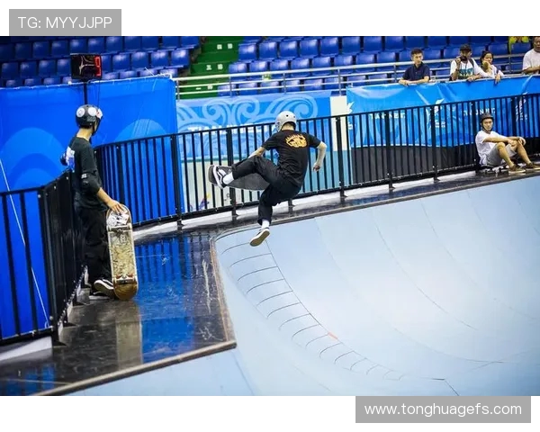 深圳滑板队与成都滑板队赛后复盘灵活性对比分析与启示 深圳滑板队与成都滑板队赛后复盘灵活性对比分析与启示