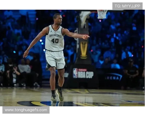 哈里森巴恩斯在NBA赛场上的成长与挑战分析