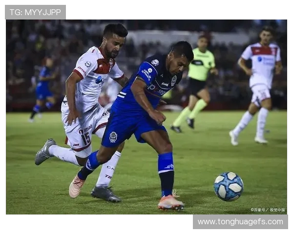 图库曼竞技迎战班菲尔德争夺联赛关键三分的激烈对决