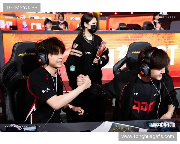 和平精英焦点：深入分析JDG在比赛中的耐力表现与策略调整