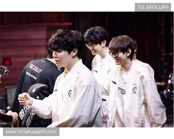 赛后复盘FPX与TES的灵活战术对决与策略分析