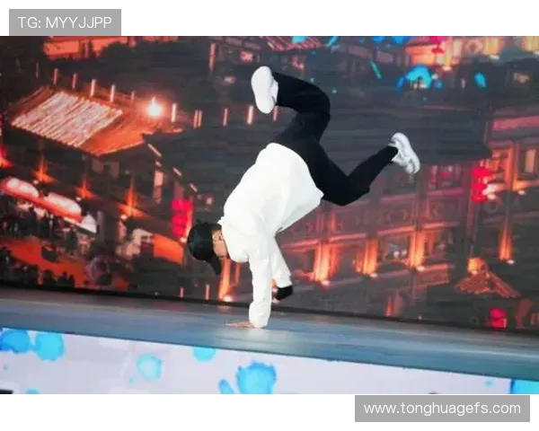 重庆街舞队与武汉街舞队赛后技术分析与表现对比