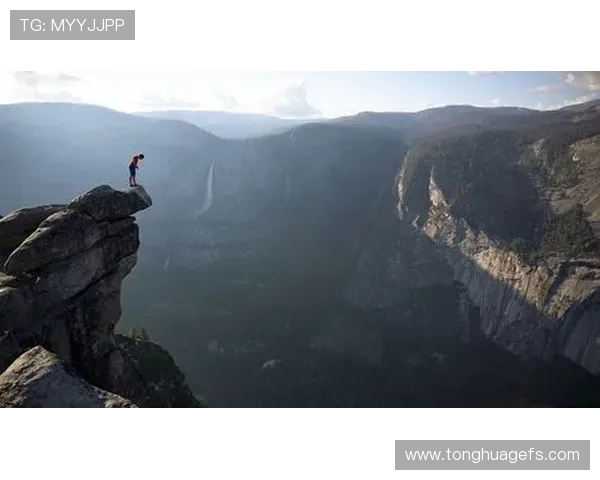 攀岩女神杨芳的成功秘诀与挑战之路全揭秘